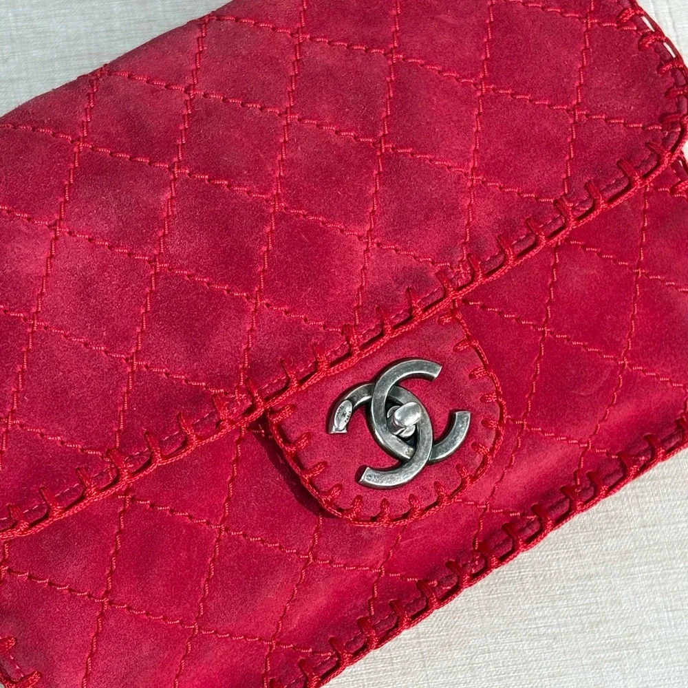 CHANEL Red Suede Whipstitched Classic Flap Medium SHW - Picture 11 of 17